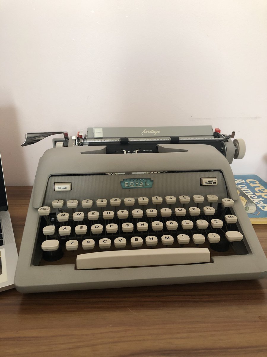 hollysTWpoetry's tweet image. hey... if you want a typewriter poem.... you should dm me... they are only... four dollars each.... do it 🥳🌸💓