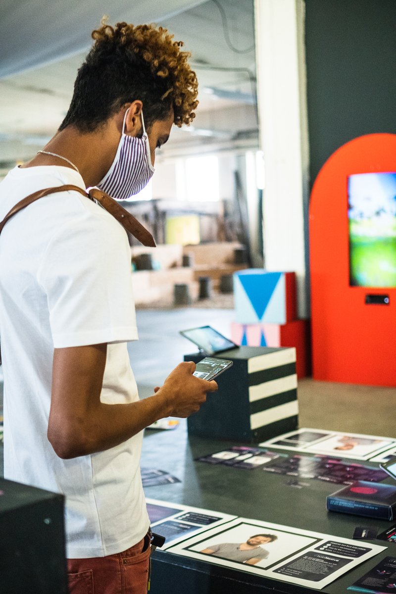 Auf dem <a href="/waterkant_sh/">Heyo Buurman</a>  könnt ihr derzeit ZAPPENDUSTER unser 360°-Brettspiel anschauen und unsere LIVING IMAGES mit eurem Handy zum Leben erwecken. Dazu gibt es neben einem Café auch noch viele schöne Ausstellungen, direkt am Wasser. Juli - Sept // Fr-So // 11-17