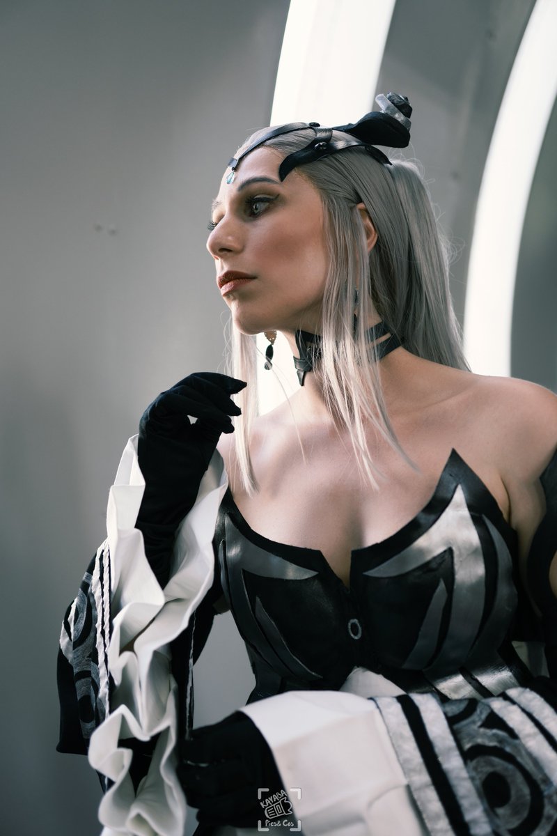 AmuritaHikari's tweet photo. My turn to do the #CosplayersUnder10k #cosplayersunder500 With four pictures of my cosplays !
Pictures by:
Dimitri: Emmaarian.still photography 
Eir: Kayaba
Camilla: Minhou picture
Alucard: Emmaarian.still photography https://t.co/O5ZLJR6MM5