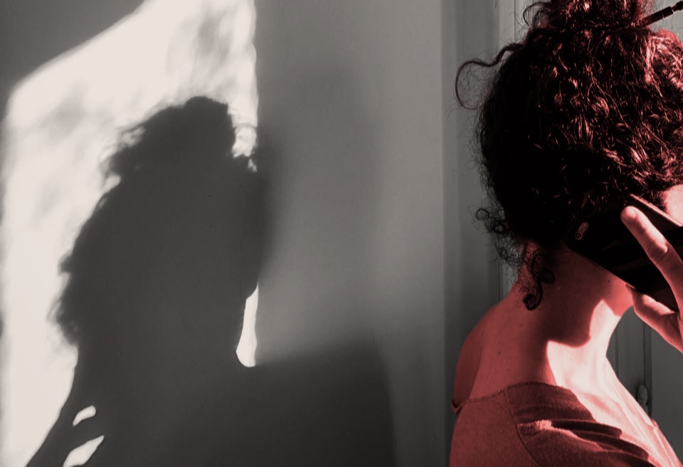 AMOR EN CUARENTENA - ENTREVISTA A SANTIAGO LOZA:
Hablamos sobre la experiencia teatral/sonora Amor en Cuarentena con el dramaturgo, el cual comenta como es este formato que transcurre durante 2 semanas. Nota de Martin Dichiera.
+ NOTA COMPLETA:
geoteatral.com.ar/nota/AmorEnCua…