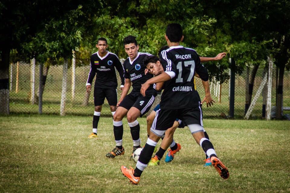 PiesFutbol's tweet photo. Seguimos en procesos de captación para programas Internacionales 2021, No pierdas esta oportunidad en #piestalentosos #piestalentososcolombia #piestalentosos👣⚽ 🌎⚽️🇨🇴🇦🇷 https://t.co/igmFvPUcN6