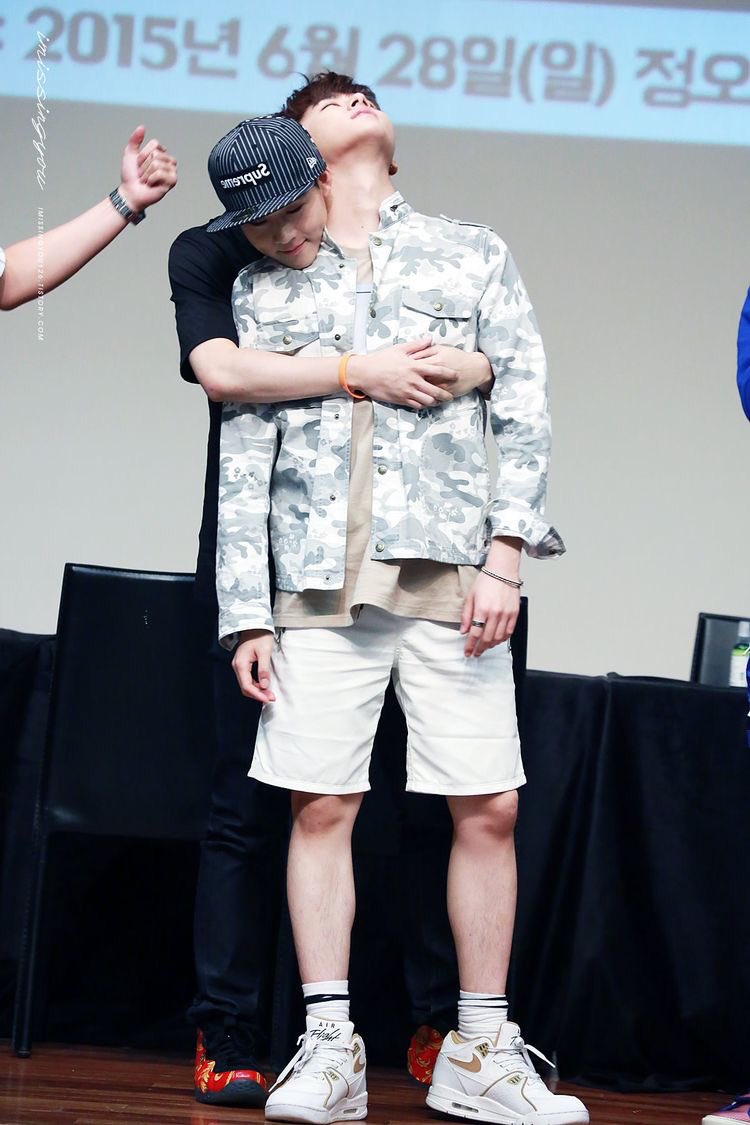 types of hugs: jookyun edition 