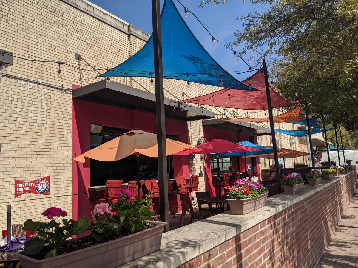 MattsTex_Mex's tweet photo. It is HOT!! What better way to spend the day than sitting on the patio with misting fans and a Matt's Margarita ! https://t.co/LSdKx2rnuH