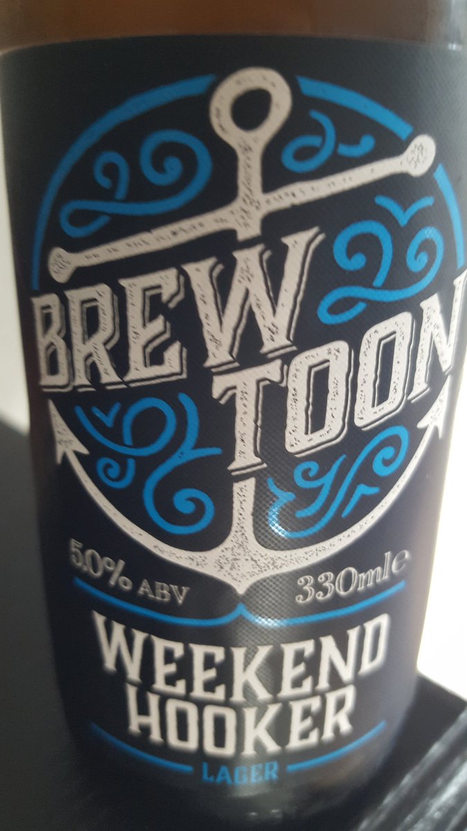 Gentleman_Punk's tweet photo. Beer O'clock; Weekend Hooker @BrewToon #Peterheid Got my hooker, now for some Cookeen. Living it Lard! #WeekendHooker https://t.co/dg0qTDCidT