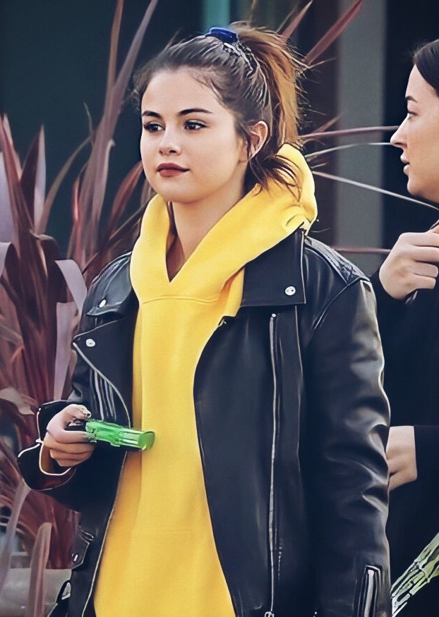 VoteStatsSel's tweet photo. 50 RTs + 50 Replies 
#MTVHottest Selena Gomez https://t.co/OV0z3mR6id
