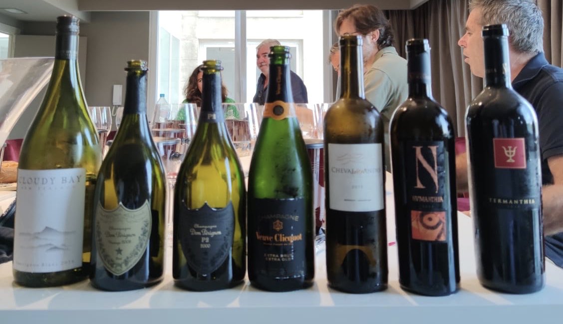 MAVillalonga71's tweet photo. La cata con más calidad y lujo que he ido nunca, dirigida por el mágico y sabio Xavier Monclús. #termanthia #numanthia #domperignom #chevaldelosandes #veueclicquot #cloudybay https://t.co/TRaeYCoH4n