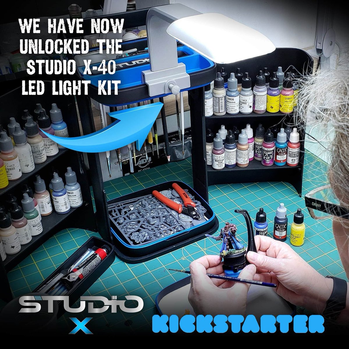 The Studio X light kit is available to easily add to your pledges. We have a pic on our Facebook page of it working in complete darkness to answer a few questions. Thanks for everyone being patient. kickstarter.com/projects/92591…