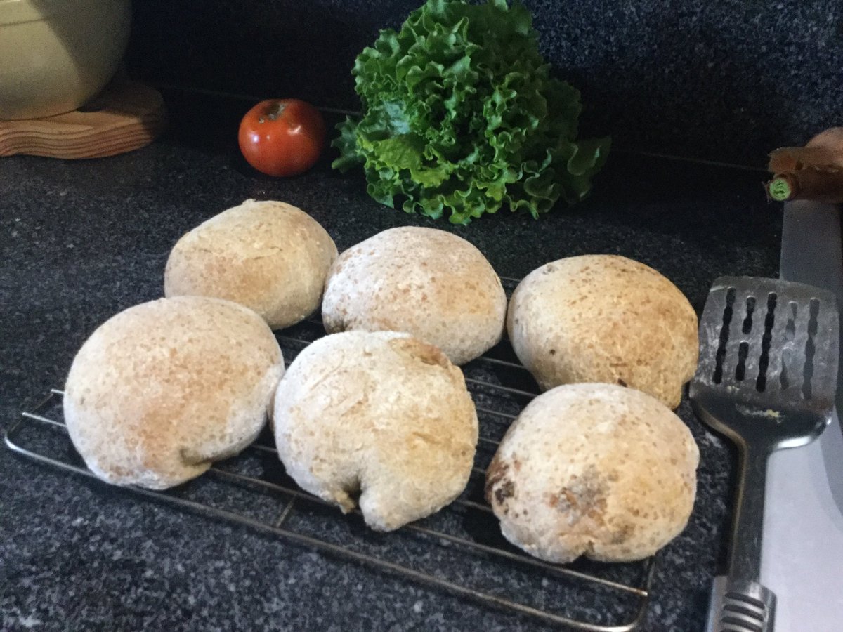 knit1slip1psso's tweet photo. I have been doing an impression of a ‘kitchen angel’, OH suggests a recipe, I oblige. This weekend: #Bierocks. German stuffed rolls. Make the #dough, and fill with beefy-oniony lovliness ❤️ I only had #wholemealflour... they smell divine! https://t.co/BZk9KneqnY