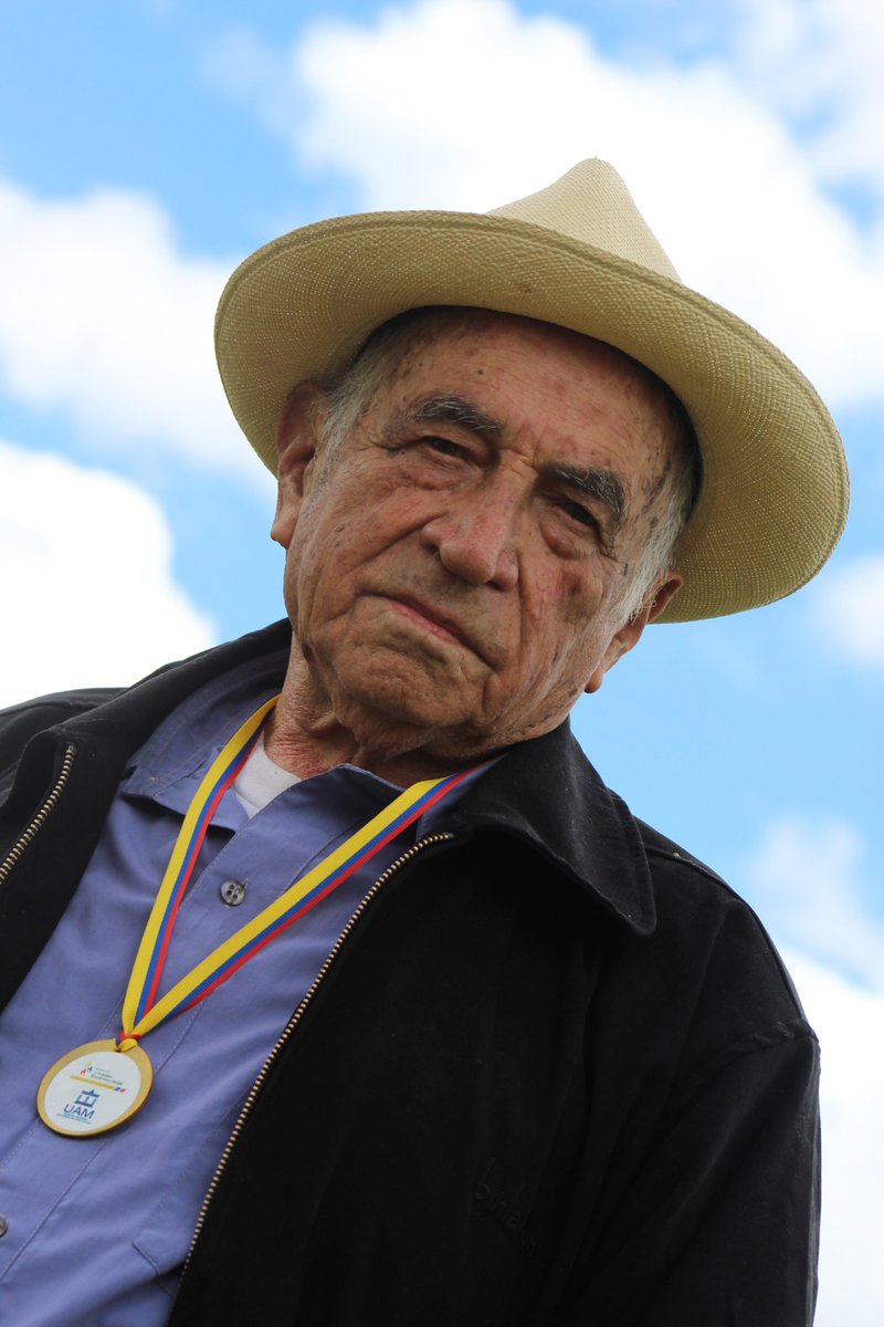DaniPinB's tweet photo. Por su larga trayectoria (cerca de 80 años) se le debe de reconocer en vida, y que no sea el caso de varios personajes que han aportado, pero sus trabajos han sido invisibilizados y han quedado en el olvido. #DonDanielHaciaElEugenio #PremioEugenioEspejo #DonDaniel https://t.co/NtNNCQmeUN