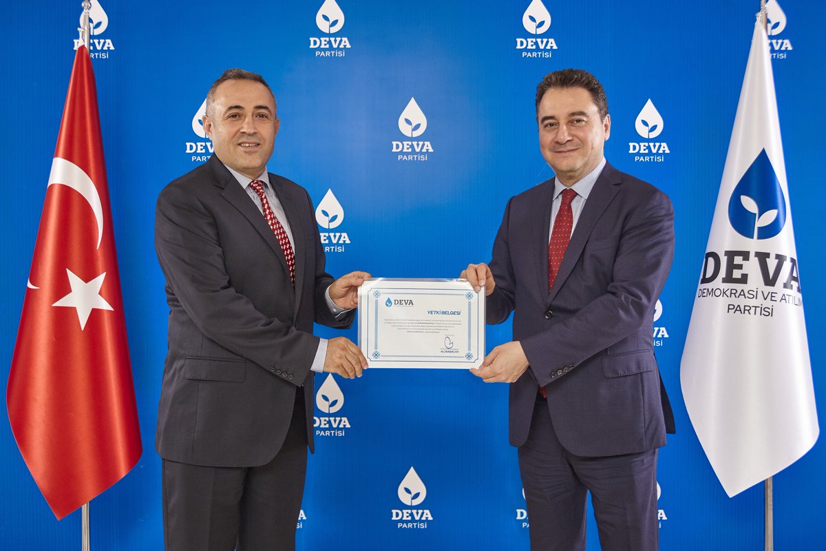 devapartisi's tweet photo. DEVA Partisi Kahramanmaraş Kurucu İl Başkanı İrfan Karatutlu'yu tebrik ediyor, yeni görevinde başarılar diliyoruz. Partimiz ve ülkemiz için hayırlı olsun. 

👉 https://t.co/QVHErZTKsc https://t.co/SCX0B5nbtO