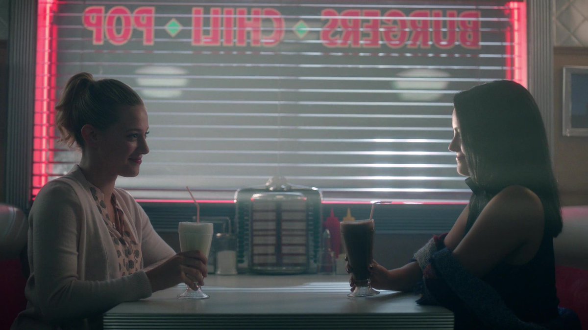 in 1x02, betty has vanilla and veronica has chocolate, which is pretty self-explanatory bc they’re both in their element in that moment. the way they’re dressed and the lighting also adds to the major “light vs. dark” theme that’s featured pretty heavily in season 1