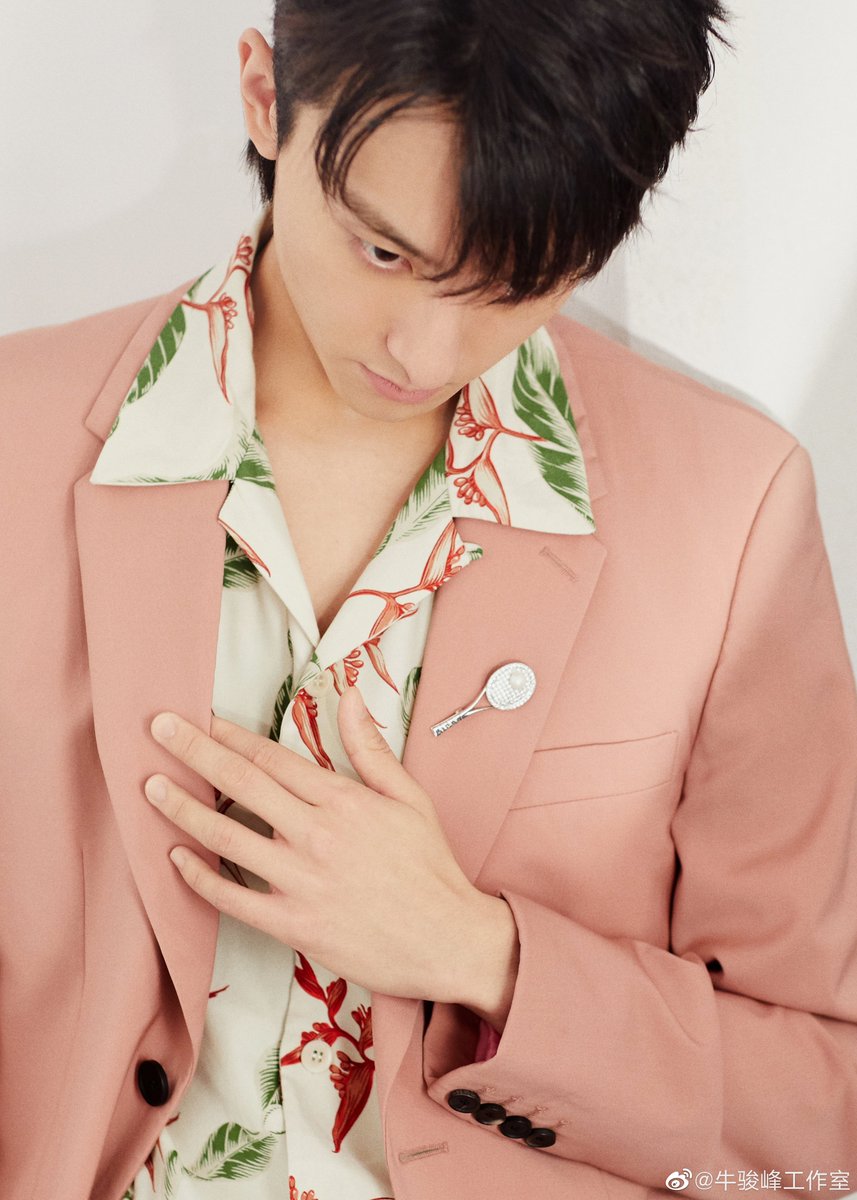 dramaskfan's tweet photo. #NiuJunfeng para #CrossoverSinger.
#BattleOfChangsha #LoveO2O #TheBrightestStarInTheSky #YourHighnessTheClassMonitor #cdrama #dorama https://t.co/aRo29bf0w5