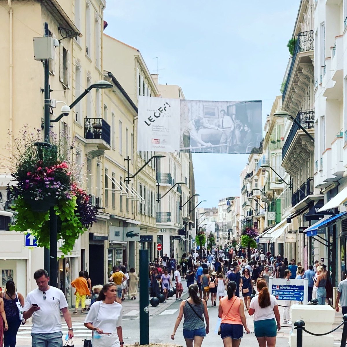 sunriviera06's tweet photo. Une Rue d’Antibes piétonne où il fait bon pour faire son shopping ! 😊🛍 #cannes #CotedAzurFrance #Changezdedecor #OnATousBesoinDuSud @villecannes @VisitCotedazur @ProCotedazur https://t.co/1nPd6U7yHf