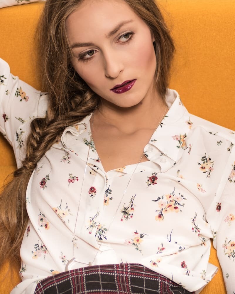 YDLFashNet's tweet image. Meet @peggy.passehl.makeupandhair, a professional hair and makeup artist who loves to travel. 

#Styling #MakeUp #HairStylist #Hair&amp;amp;Makeup #Photoshoot #NewLook #Lookchic #Runway #Beauty #ModernLook instagr.am/p/CCyu-Bop9oG/