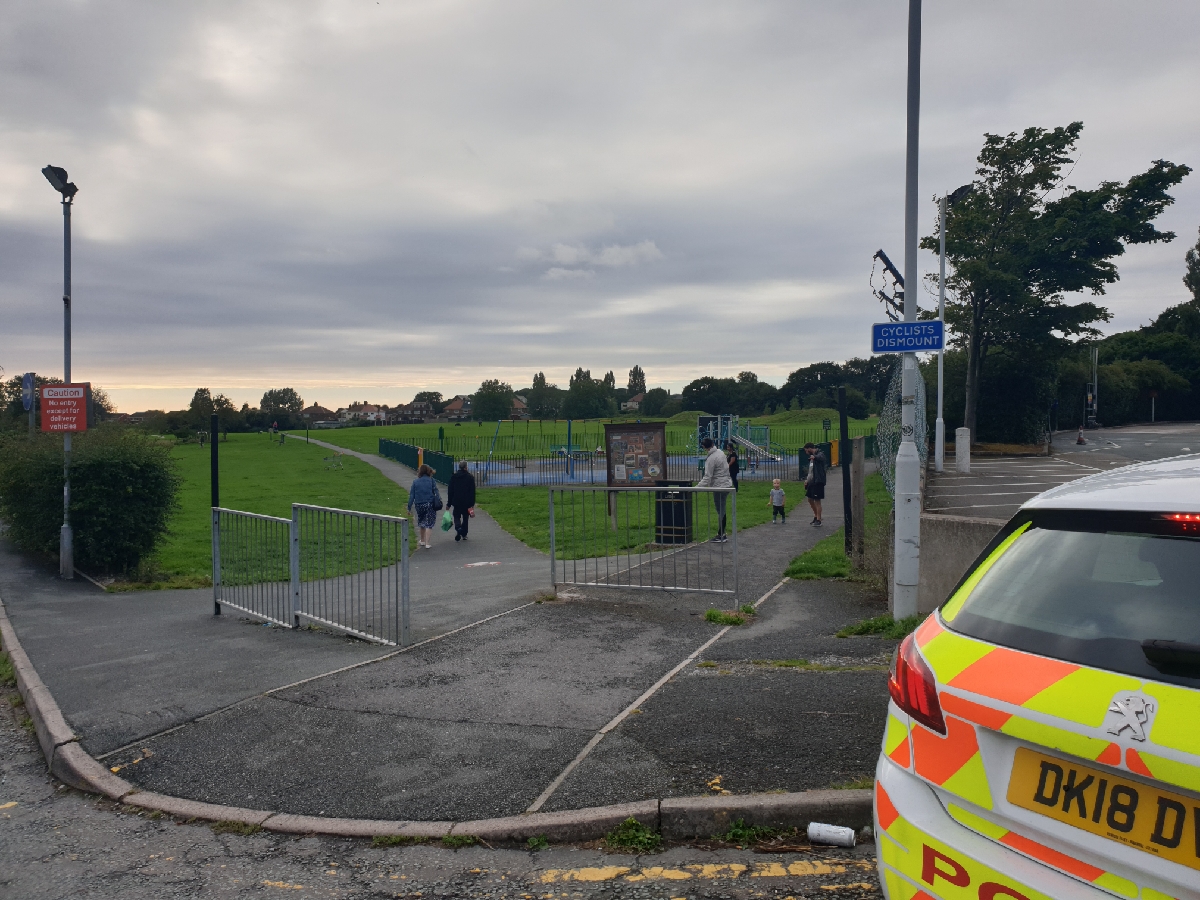 MerPolWirral's tweet photo. #teambeb officers are patrolling #thearno #Birkenheadpark and #merseypark #staysafe #parksafe https://t.co/S8KUh6sEUo