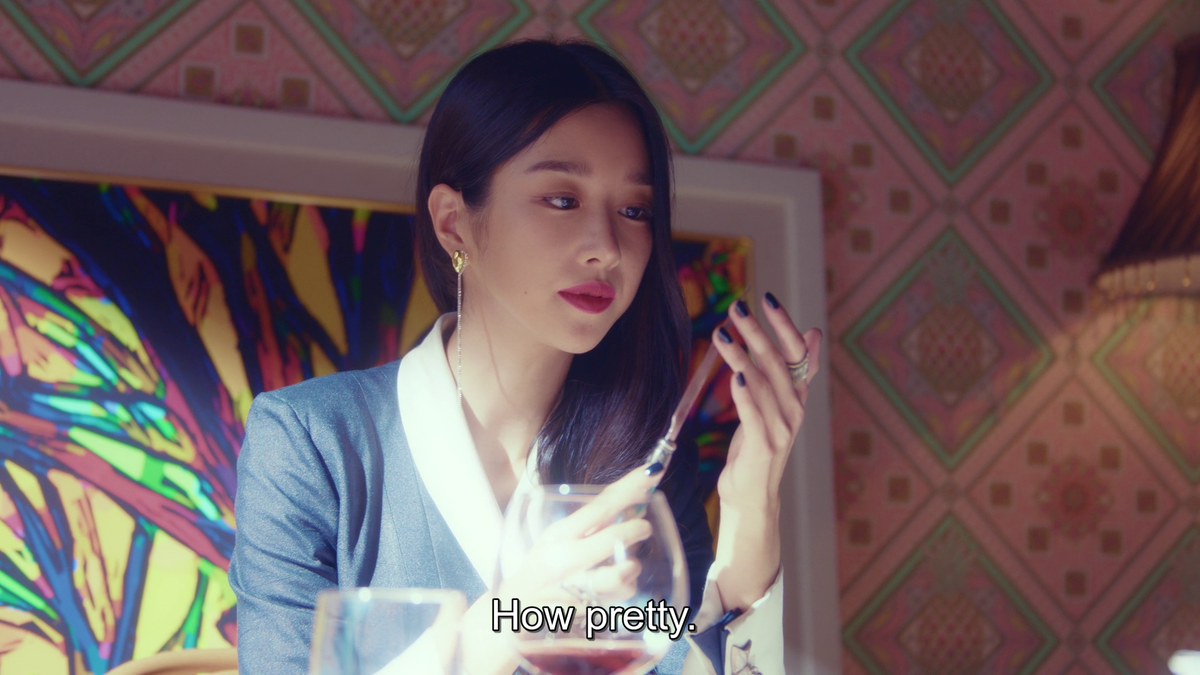 Now looking back, Sang In knows about Moon Young's fascination for sharp objects (due to her desire to cut the leash).So when it happened in Moon Young's introduction scene, he basically said "here we go again..." (Ep.1) #ItsOkayToNotBeOkay