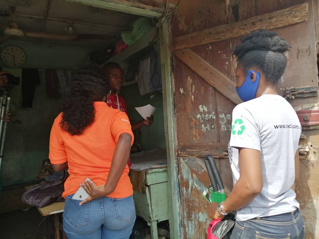 swclng's tweet photo. We also created awareness to the community encouraging them to sort there waste.
Recycling bags from @lawma_gov were distributed
With our hub located within the community, Obalende community can now sort and recycle their waste.#ikoyiobalendecleanup #communityrecyclingawareness https://t.co/WMk5p3HC0t
