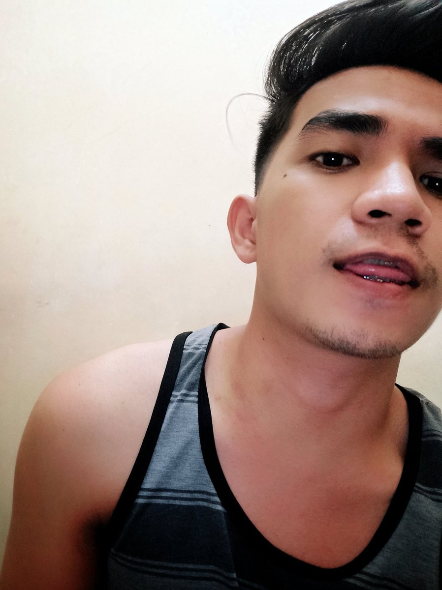 AlterRue96's tweet photo. Look into my eyes and tell me what you feel 😍 https://t.co/l60K7kAafL