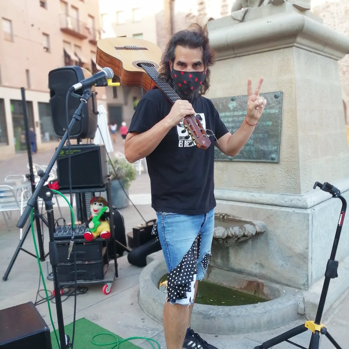 A por el segundo asalto ✌️
Hoy compartiendo en El Firabar de Cardona 😊