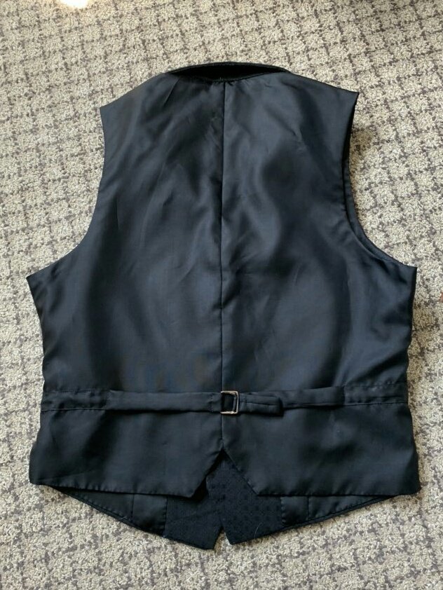 Edgeworth's vest is officially done! I'm glad I did this first, now I feel much more confident tackling the jacket--at least I have the lapel/collar technique down now