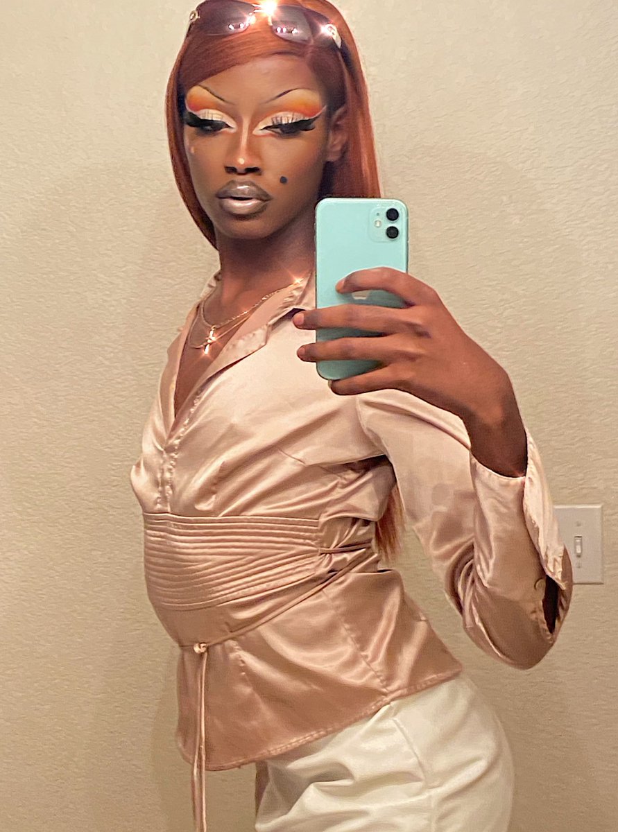 xzavieroyale's tweet photo. unfriendly black hottie <3 https://t.co/9D2r9MGNdp