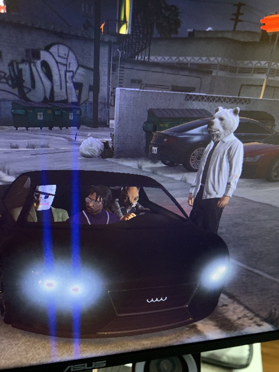 MalikChilllin's tweet photo. This gta on the computer a different world 😂 https://t.co/CcHVcUDomi