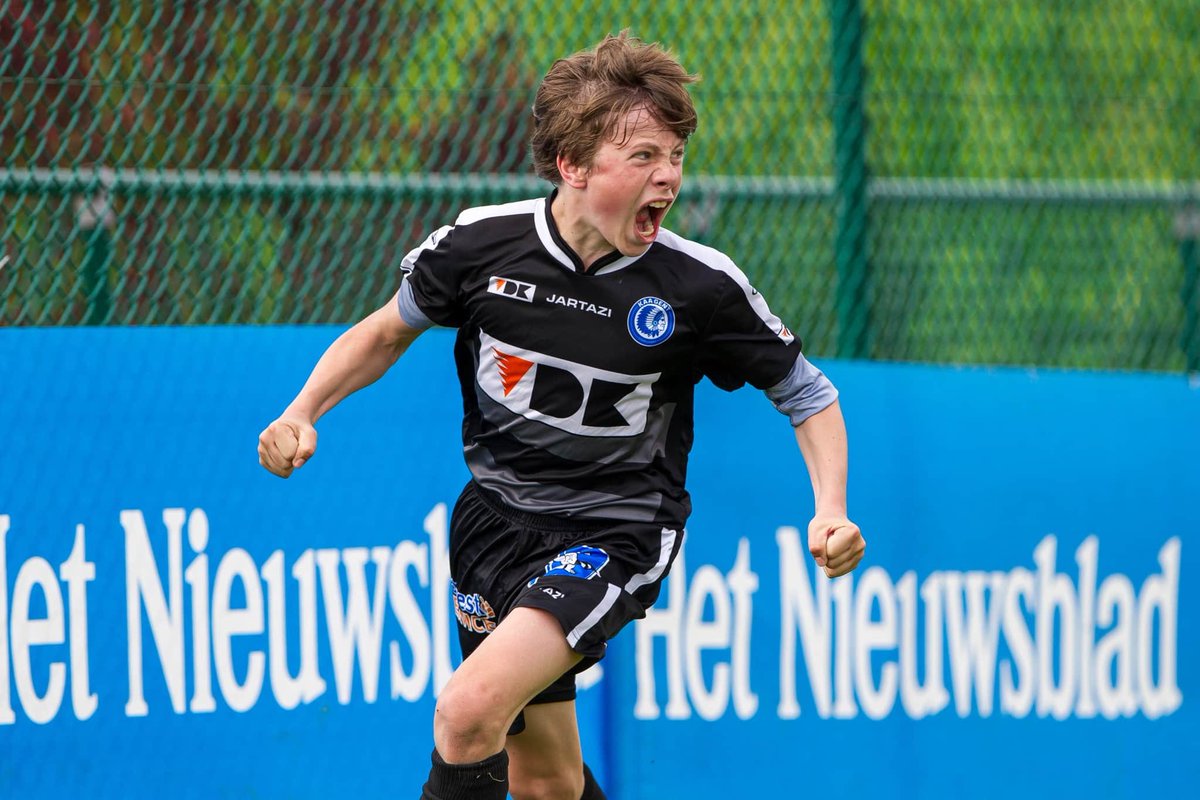 KDBCup's tweet photo. ⚽️👉🏼🥅 #MatisseSamoise scoorde vandaag de winnende treffer voor @KAAGent in een oefenduel 🆚 @ClubBrugge. Hij herhaalt zo zijn kunstje van tijdens de #KDBCup2016. Toen schonk Matisse de Buffalo’s de zege 🆚 @SpursOfficial. Proficiat met je goaltje, Matisse! 😃😍 #KDBCup https://t.co/Hlt3ch4rOs