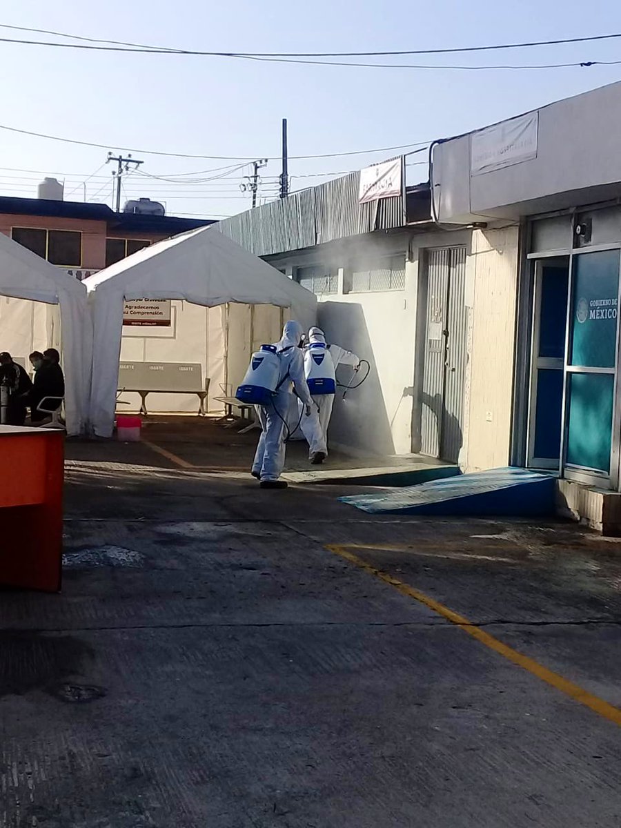 IsssteHidalgo's tweet photo. Desinfección por áreas del Hospital General “Columba Rivera Osorio” de #Pachuca, en @ISSSTE_HGO seguimos luchando contra el #COVID19.

#QuédateEnCasa
#SanaDistancia
#ISSSTEContigo
#OperativoEscudo https://t.co/k3riSmkRP4