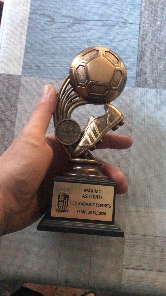 Gracias a la directiva del @CDBeSports por el detallito 💪💪💪💪 y a todo el equipo <a href="/CDBesportsXBOX/">CDB esports XBOX</a>  xk sin ellos no hubiera dado ese rendimiento