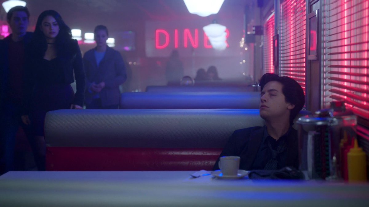 then in 1x12, jughead has coffee again to symbolize his loneliness after his friends betray him and his dad is arrested.