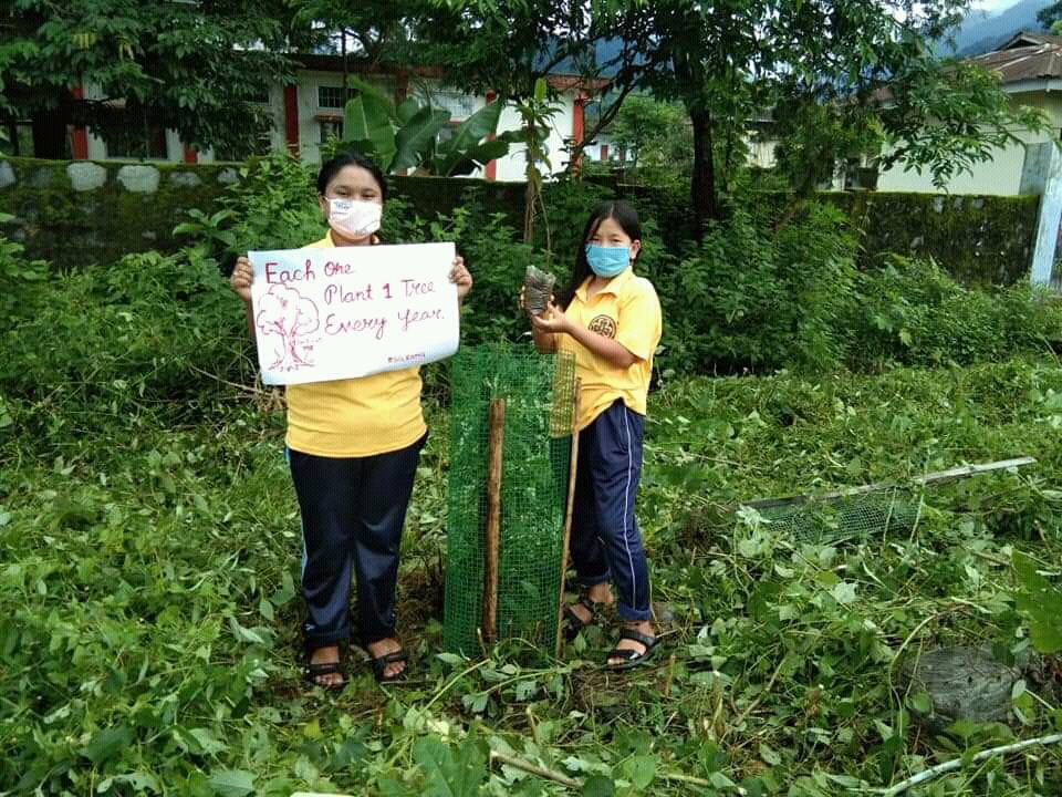 bsgnhq's tweet photo. Members of Arunachal Pradesh observed Vanmahotsav and planting saplings. #bsgindia #muskaanwithbsg #udaan #bsg @KirenRijiju @YASMinistry https://t.co/Idp9VzxnNz