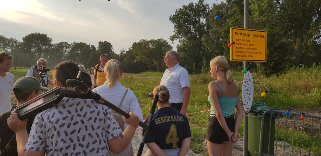 Albert Holtland opent de ParkLounge voor de jeugd van Kampen