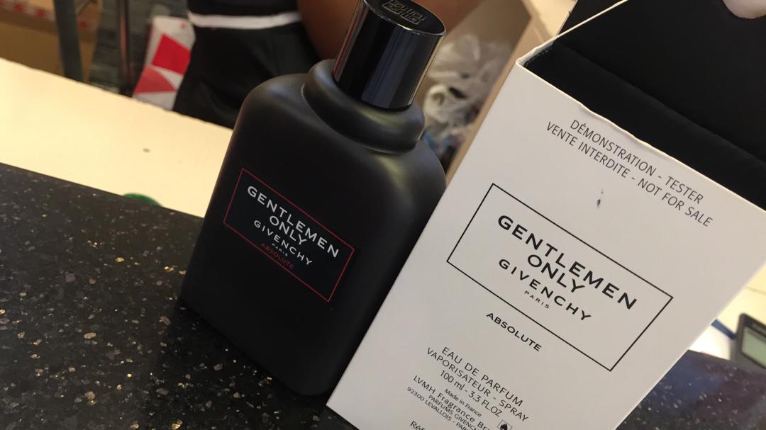 TBS_gh2020's tweet photo. Good Manners and good cologne is what transform the Man into a gentleman... Givenchy Paris Grade A+ for men........Available. Limited Stock. Be traced by a Good Smell.. 
Let your smell do the talking..#TBS https://t.co/EAXu9YwFbQ