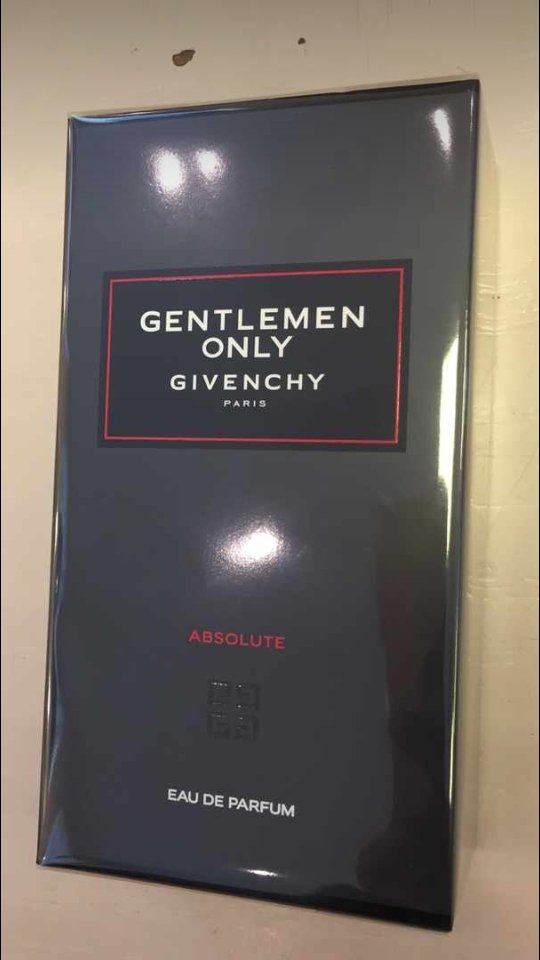TBS_gh2020's tweet photo. Good Manners and good cologne is what transform the Man into a gentleman... Givenchy Paris Grade A+ for men........Available. Limited Stock. Be traced by a Good Smell.. 
Let your smell do the talking..#TBS https://t.co/EAXu9YwFbQ