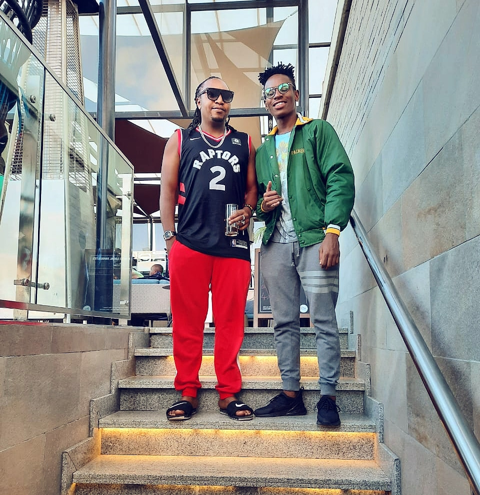 GhettoRadio895's tweet photo. Official. Turn up the sounds for the baddest #ReggaeBling ibambe till early bird w/ @DjBlingGhetto x @qevohdevokeh   

WIIIDDEEAHHHH👊🏾 https://t.co/3gtS2bLsjj