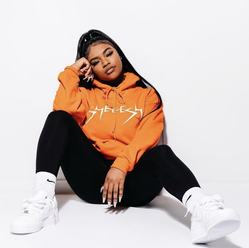 Aman_Magazine's tweet photo. Happy 25th Birthday #Summerella! ✨@_Summerella_ https://t.co/vsF4lpTJIY