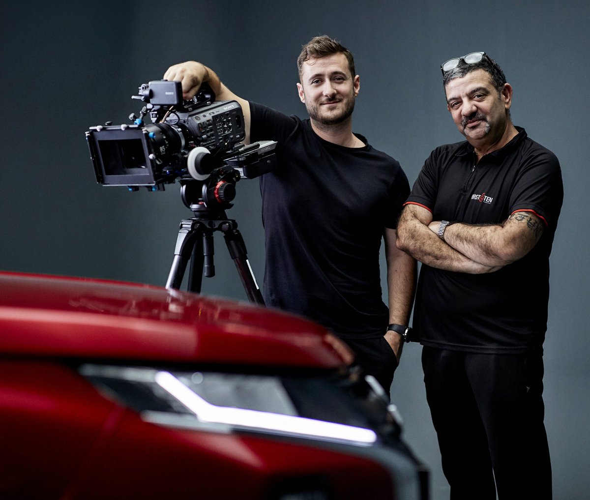 firstandtenuae's tweet photo. First big shoot back after lockdown. 🎬
Rajeev and myself couldn't be more proud of our hard working team. 👏 // #teamwork #dreamwork #2020 #mitsubishi #pxwfx9 #sonypro #carcommercial #firstandtenproductions #FTEN #filming #filmingcrew #dubai #dubailife #production https://t.co/NipVJPHqaQ