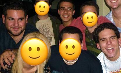 uterope's tweet photo. 🔥 el de atrás en la foto es el actual ministro de Trabajo durante una juerga con sus amixers. Los nombres de sus acompañantes los descubrirás aquí https://t.co/v1yGEoKro6 https://t.co/NBV1jdSZYt