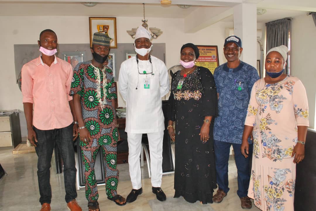 MuqhodhamM's tweet photo. HON PASTOR OLUWOLE EMMANUEL ALAWODE CARETAKER CHAIRMAN OF IB.S.E.L/GOVERNMENT MAPO + THE JULYTS BORN OF THE TEAM ......WE ARE PROUD TO BE JULYT BORN.. https://t.co/iF6UQcPmxm