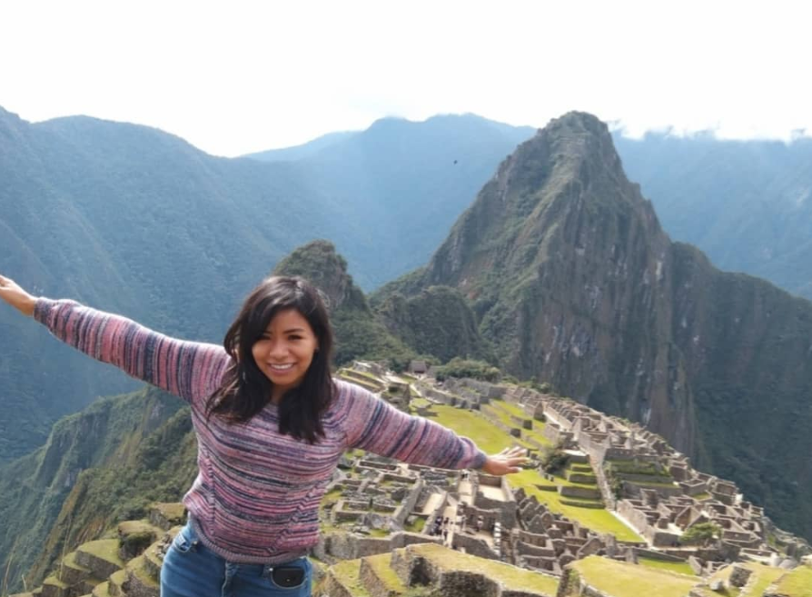AndreaAnampaG's tweet image. 1️⃣ I watch mainly documentaries 
2️⃣ Lima, Peru 🇵🇪
3️⃣ @AlejandroSN21 @PamChMD 
#LatinSaturday #LatinasInSTEM #LatinosInSTEM