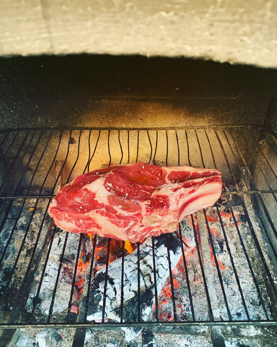 SGalais's tweet photo. Barbecue Time
#soireecool
#family https://t.co/6FzfAzxI6z