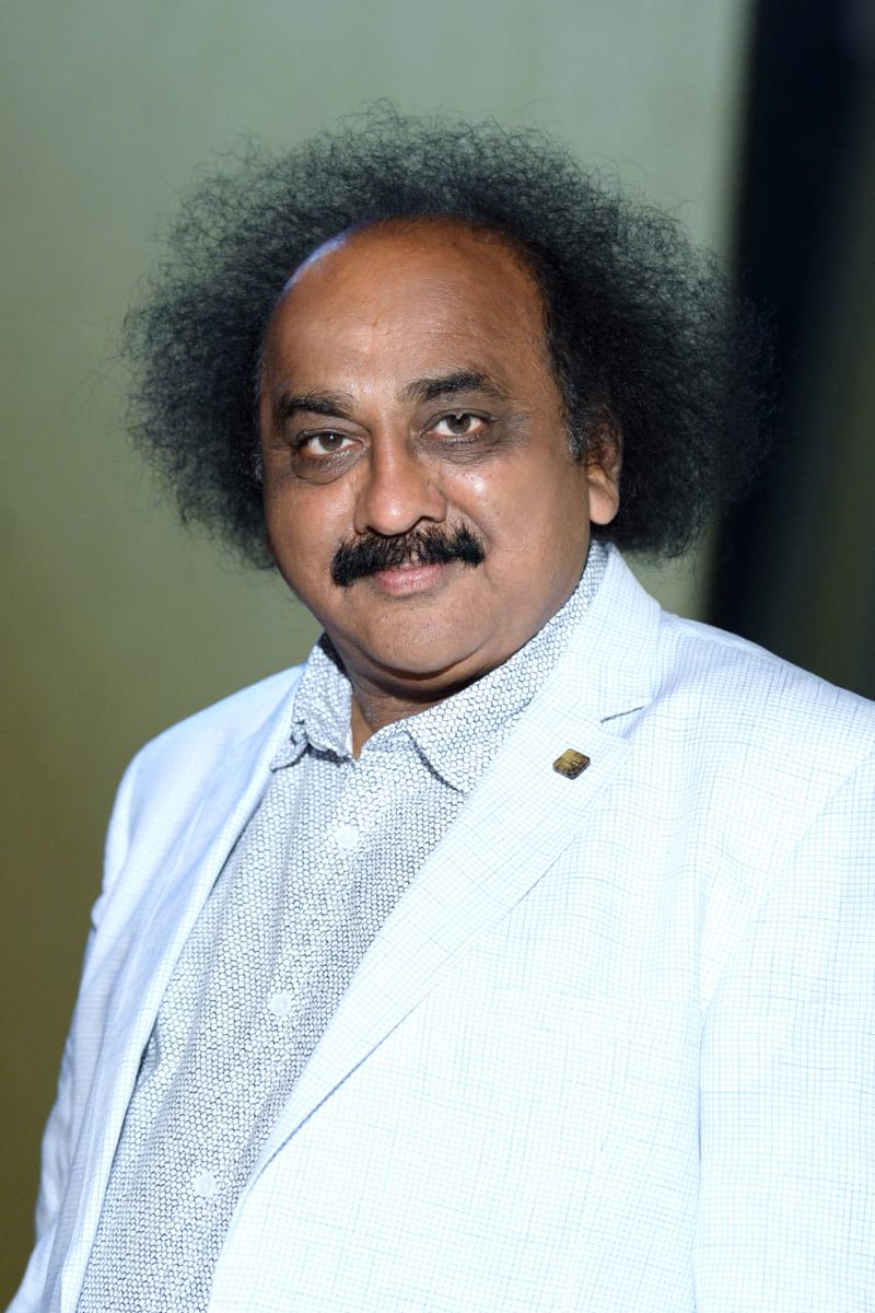 Pankajbhaidesai's tweet photo. જન્મદિવસની શુ��ેચ્છાઓ પાઠવવા બદલ આપ સૌનો આભાર સૌને વિનંતી છે કે મને ભેટ તરીકે
- ફિઝિકલ ડિસ્ટન્સ બે ગજની દુરી રાખો .
- માસ્ક અવશ્ય પહેરો.
- વારંવાર સાબુ કે હેન્ડવોશથી હાથ ધુઓ.
- સરકારી ગાઈડલાઇન્સનું પાલન અચૂક કરો.
- આપ સૌ નિરોગી, સ્વસ્થ અને સલામત રહો એજ વર્તમાન સમયની અમૂલ્ય ભેટ છે. https://t.co/txZyQ4GiVt