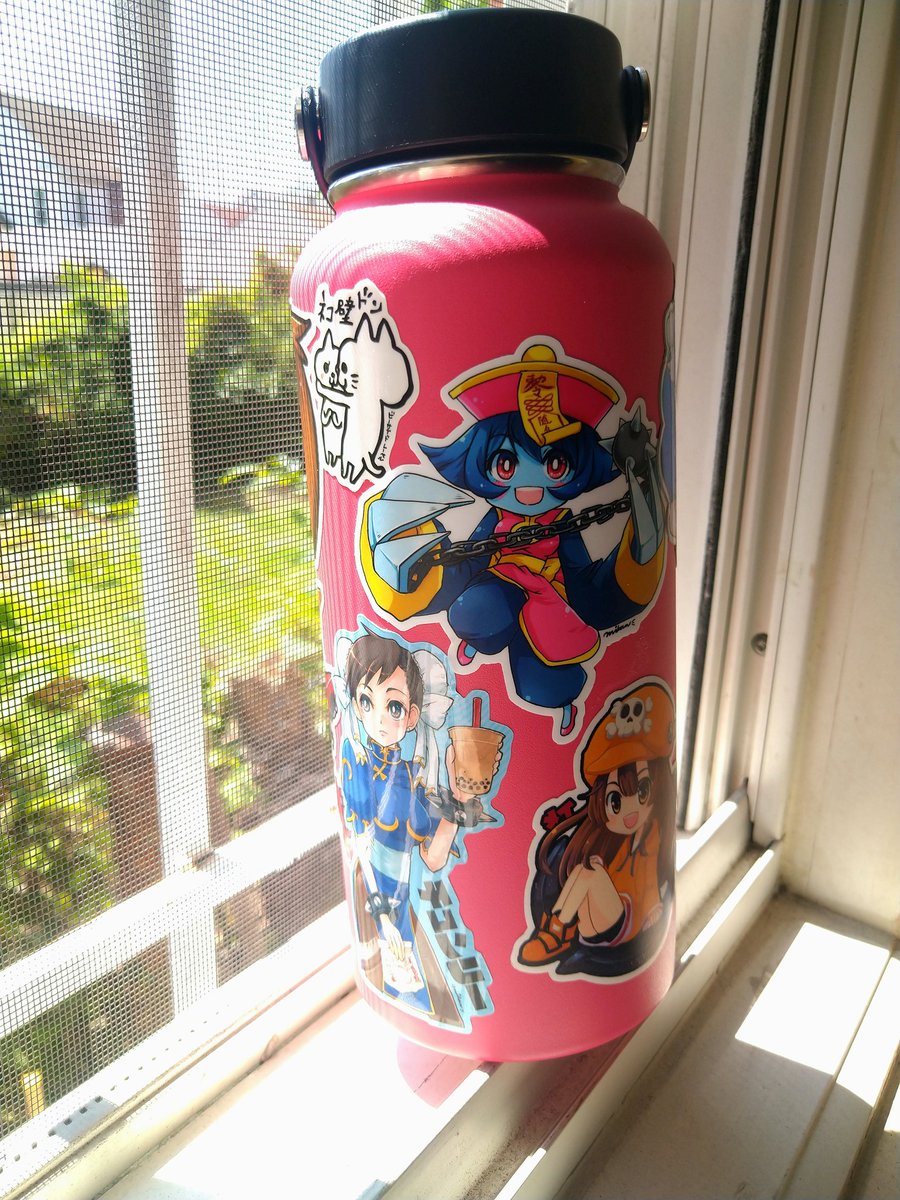 djmikan1's tweet photo. Here's my hydro flask. This is why I started making stickers (I know it sounds weird but I want to decorate my flask 😂)
#streetfighter #chunli #darkstalkers #hseinko  #guiltygear #メイ #fightinggame #Stickers #djmikan https://t.co/EZxl7dYdPn