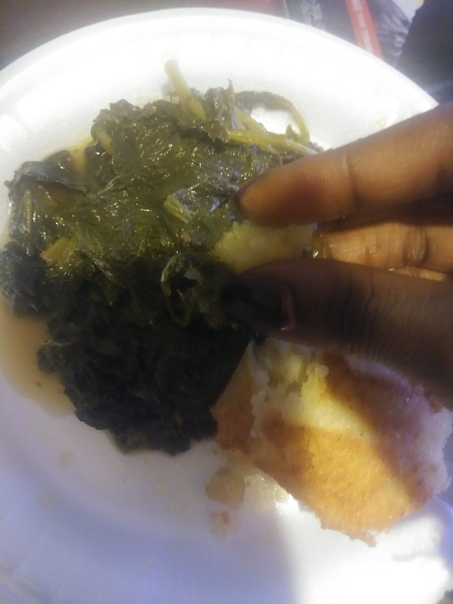 LoveAuset's tweet photo. When i go visit my bonus Daddy's house and he has my favorite ready.The way my African/Country self is set up, i eat greens with fingers. I don't know any other way 💜 #LOVE #BoutThatGreenLife #HotWaterCornbredFeed #IWasCountryBeforeIWasCool #AfrianWays #AlabamaRaised https://t.co/lXt9rDbZzr