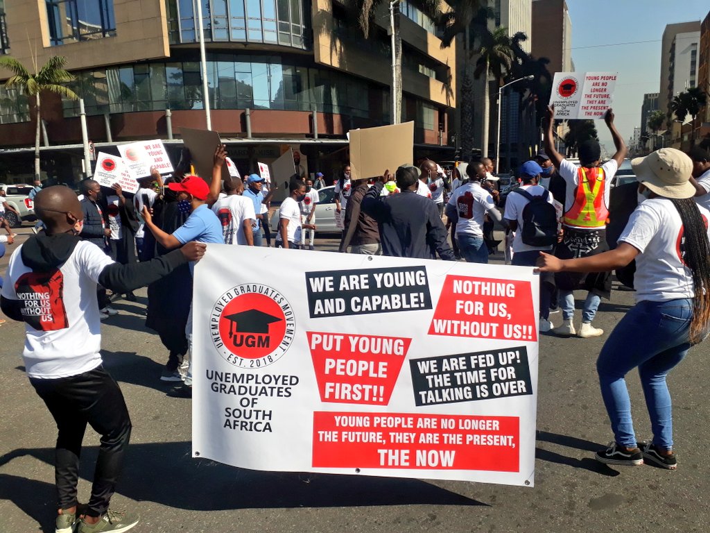 Mfundoyakhe_S's tweet photo. BREAKING NEWS: Unemployed Graduates of South Africa Marched the Streets of Durban demading government to employ &amp; #PutSouthAfricansFirst among the March were unemployed Doctors, Teachers, Social Workers &amp; others. RT.

#SACitizensMustCome1st #MandelaDay  Andile 
#CloseTheGraves https://t.co/1b8xuYpixN
