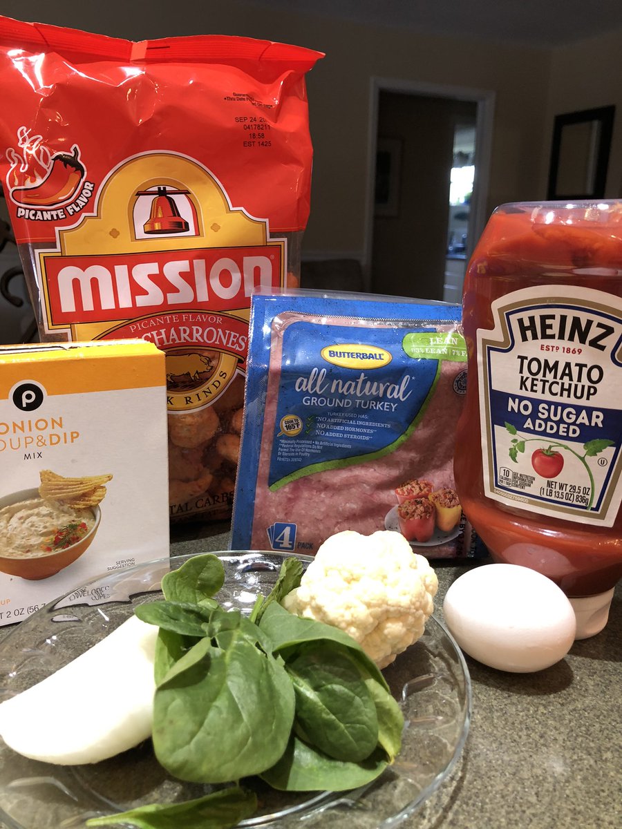 FoodJail's tweet photo. #meatlaof for #dinner Mix ground turkey, an egg, and finely chopped spinach, onions, cauliflower, pork rinds, add sugar free ketchup &amp; onion soup mix... bake 350 degrees for one hour   Serve with spinach &amp; tomatoes. #easyrecipes #supper #healthy #HealthyFood #HealthyEating https://t.co/1uHdUagrhL