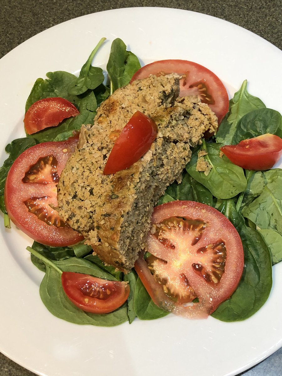 FoodJail's tweet photo. #meatlaof for #dinner Mix ground turkey, an egg, and finely chopped spinach, onions, cauliflower, pork rinds, add sugar free ketchup &amp; onion soup mix... bake 350 degrees for one hour   Serve with spinach &amp; tomatoes. #easyrecipes #supper #healthy #HealthyFood #HealthyEating https://t.co/1uHdUagrhL