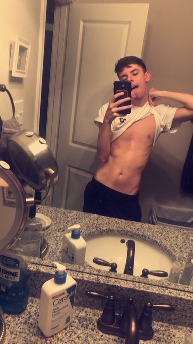 Watch Oliver Edwards's leaked NSFW photo on TwXstars