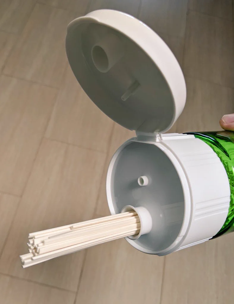 それ専用に見えちゃうｗｗチョーヤ梅酒の瓶が、うどんを入れておく容器としてちょうど良かった。