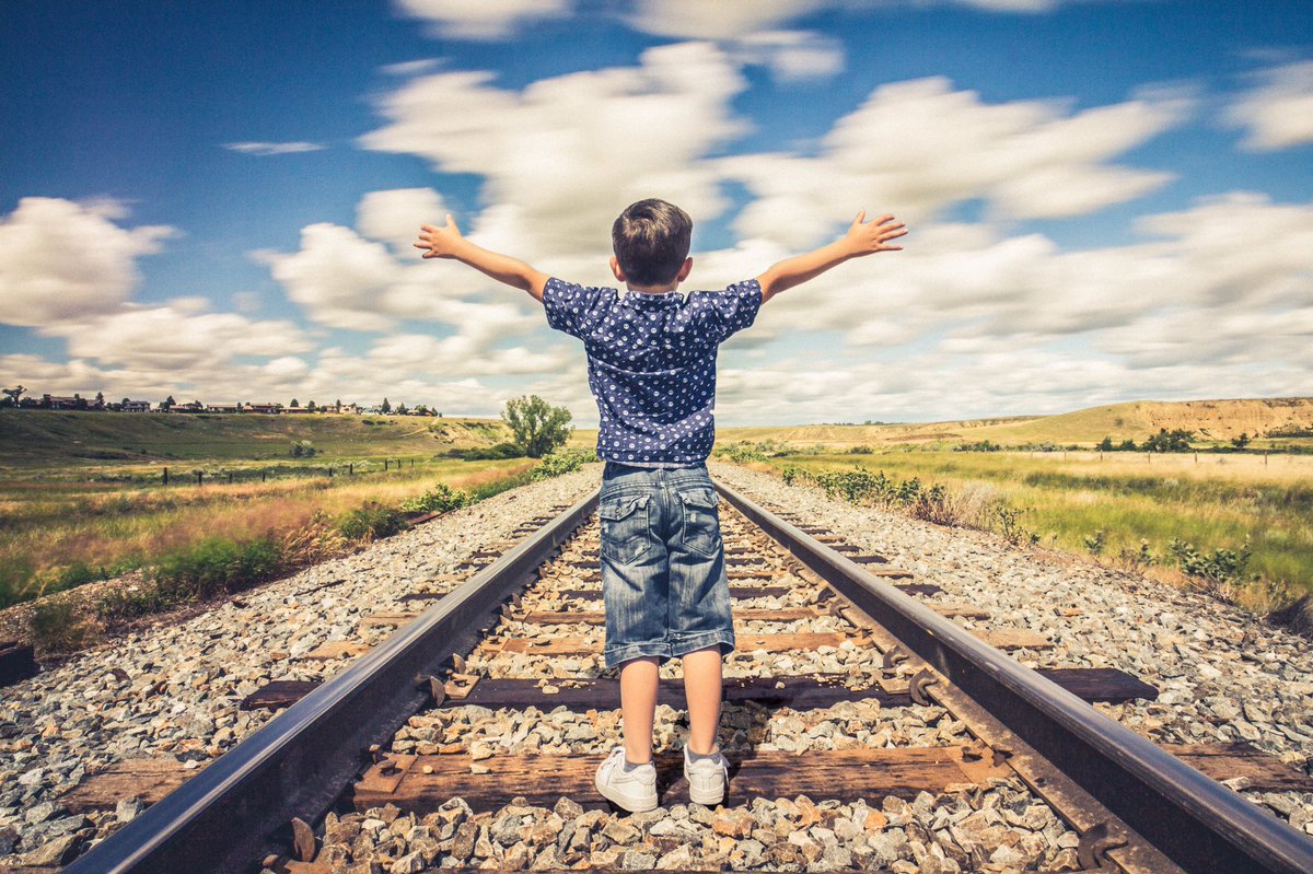 bleitchphoto's tweet photo. A couple creative layered photos I tried today with my little buddy in Ross Glen Coulee!

Diego on tracks: 
29 sec 14mm f/18

Diego on railroad ties: 
60 sec 13mm f/20

#medhat #medicinehat #rossglen #railroadphotography #longexposurephotography #alberta #canonphotography #hoya https://t.co/KKSnE6OorN